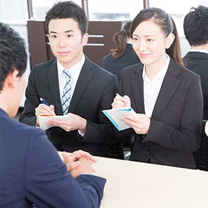 新卒採用